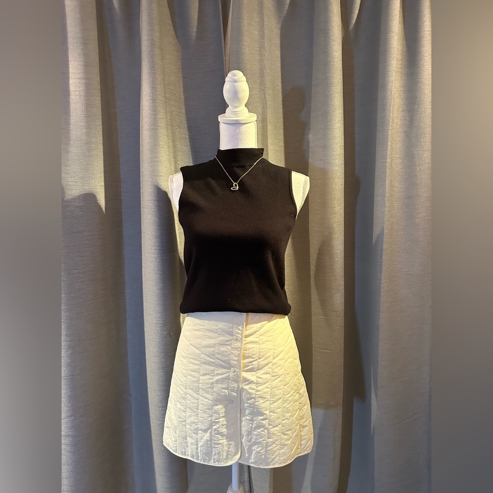 Zara White Short Skirt with 4 buttons